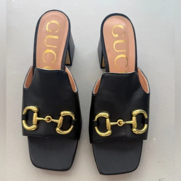 Gucci
Marmont leather sandals
39EU in new condition - Picture 5 of 5